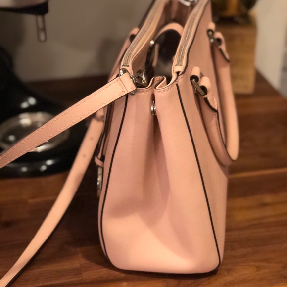 Michael kors purse - Picture 4 of 8